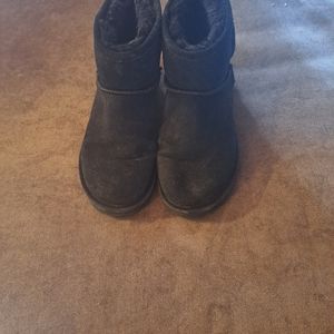 Bearpaw black boots